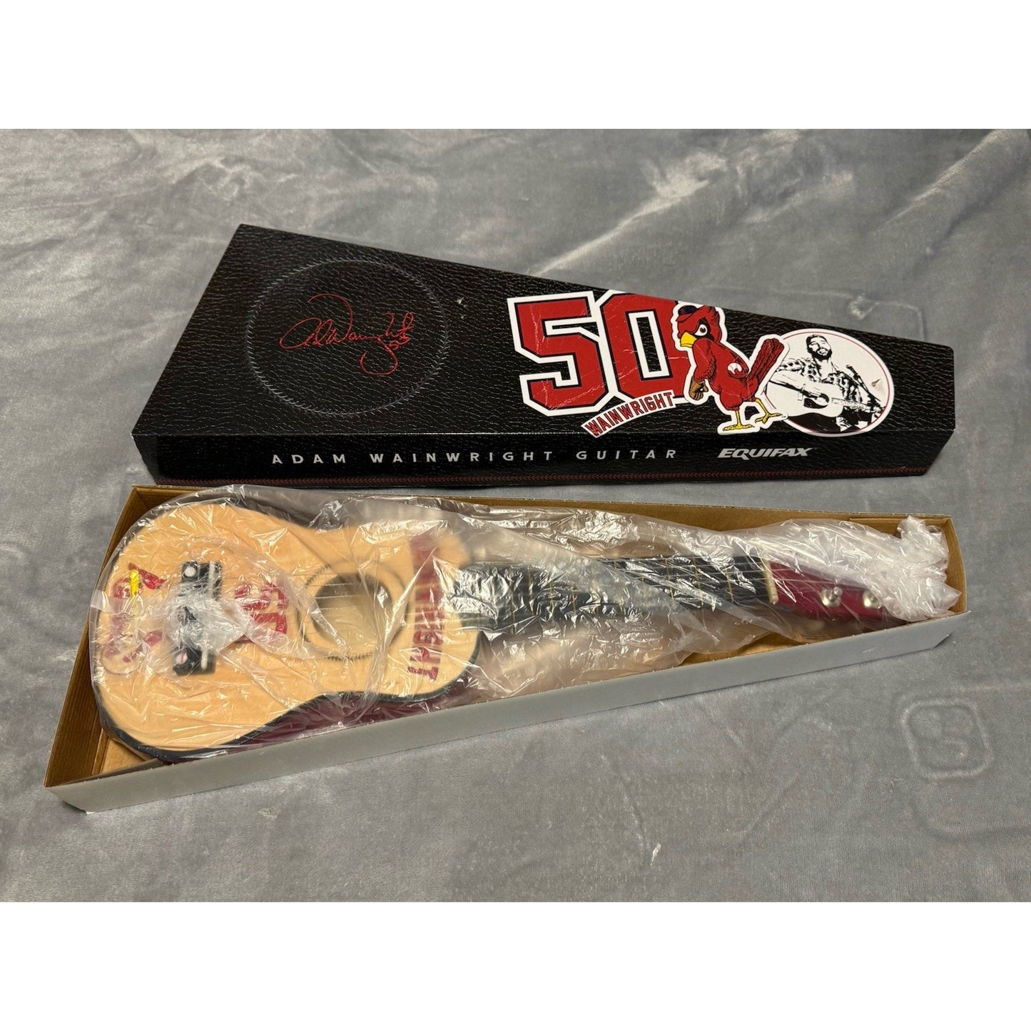 🔥ADAM WAINWRIGHT GUITAR SGA ST LOUIS CARDINALS PROMO 10/1/2023 BNWT🔥