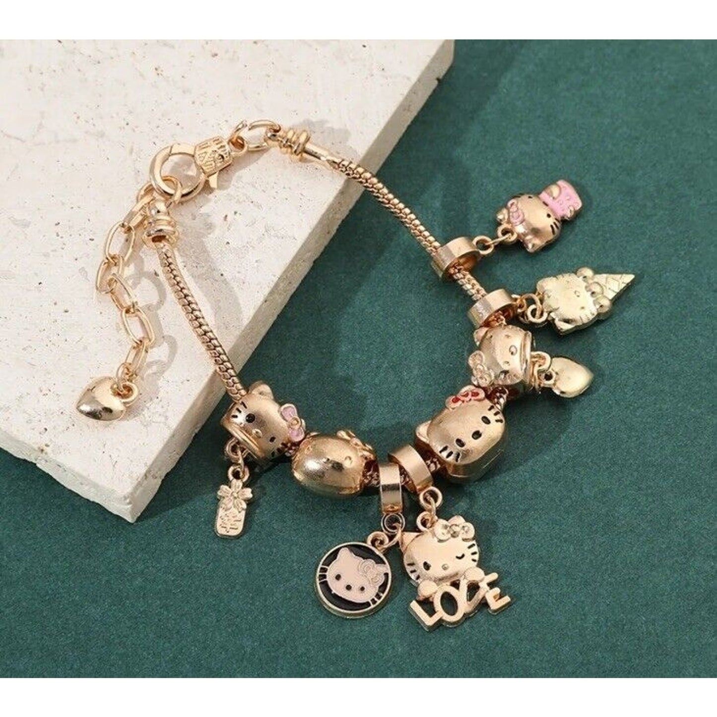 🔥Hello Kitty Charm Bracelet BNWT🔥