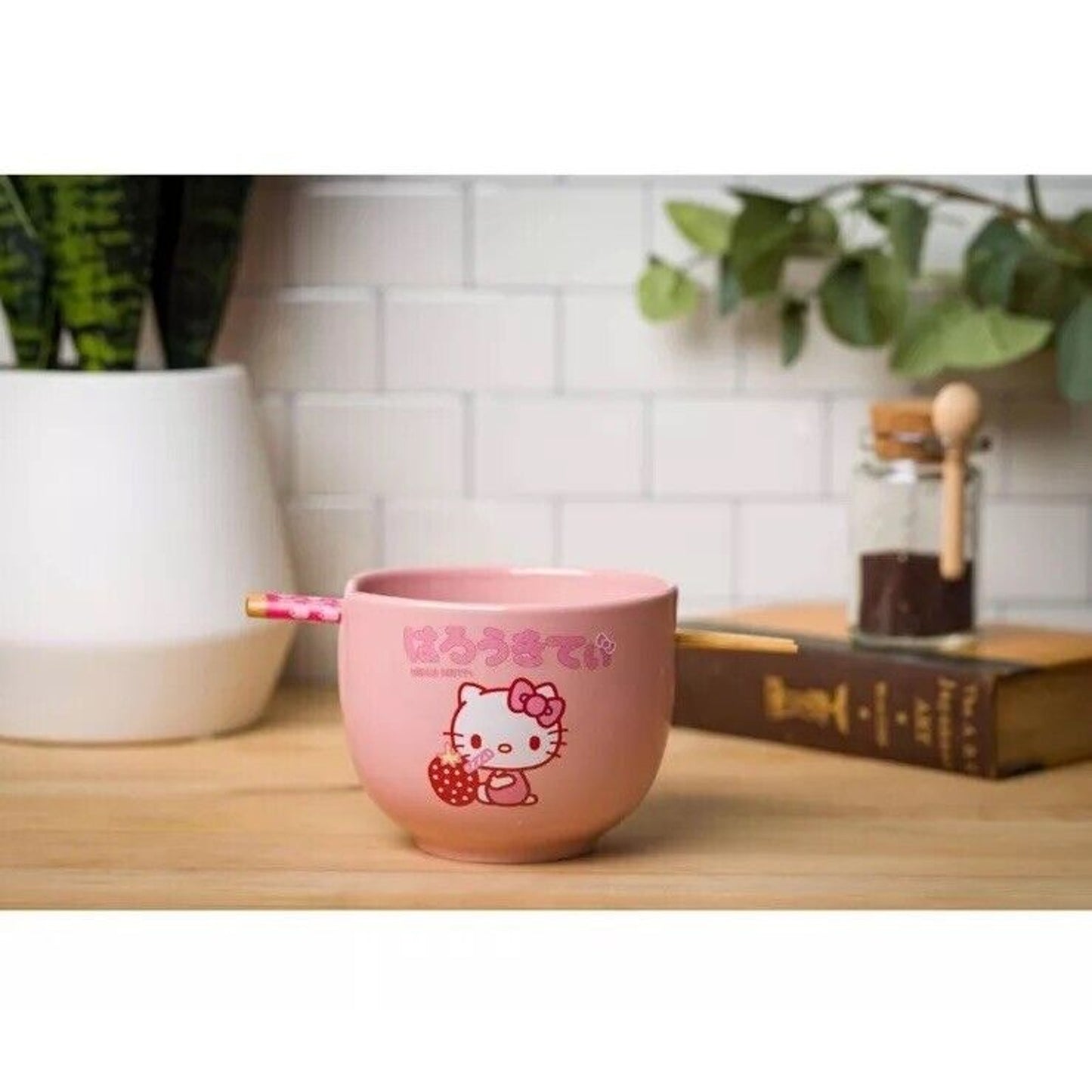 🔥Silver Buffalo Hello Kitty Strawberry Milk Ceramic Ramen Bowl with Chopsticks