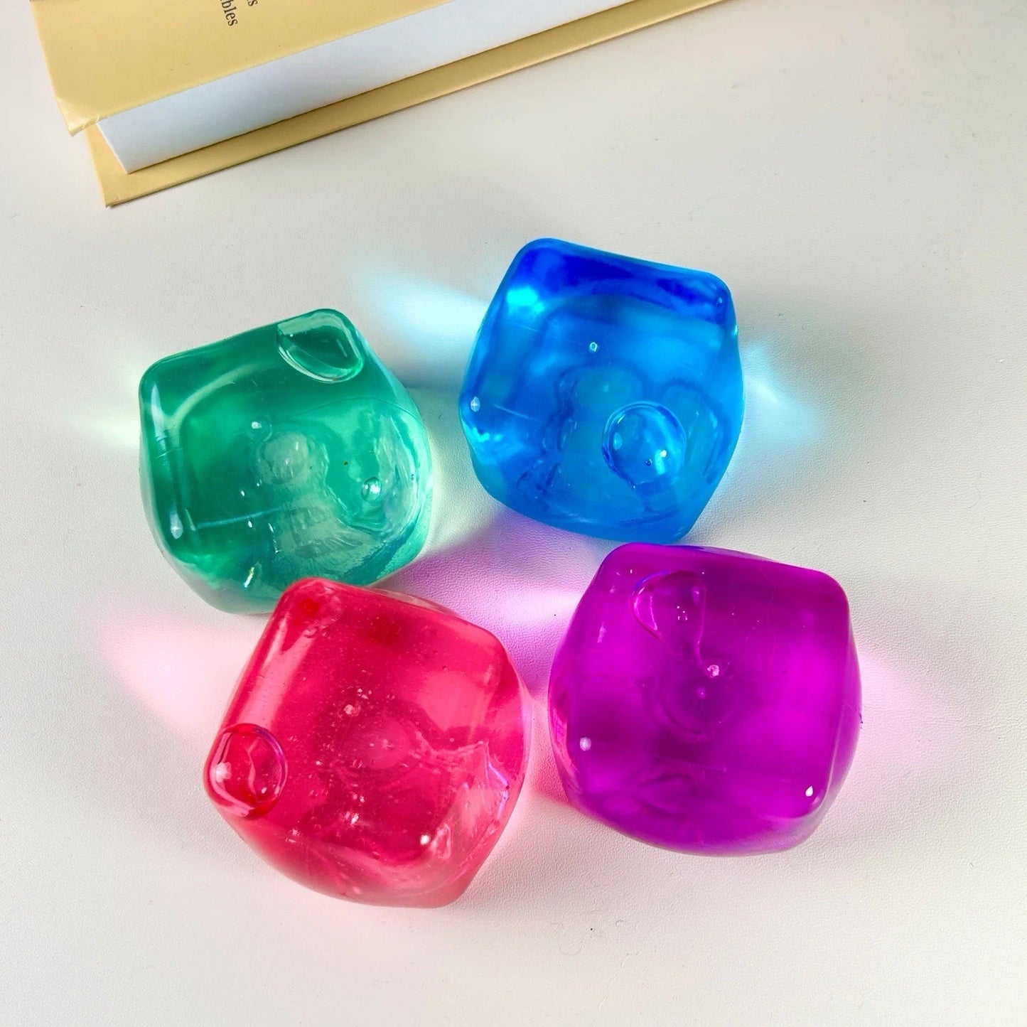 🔥Matlose Temp Changing Squishy Fidget Cube Green BNWT🔥