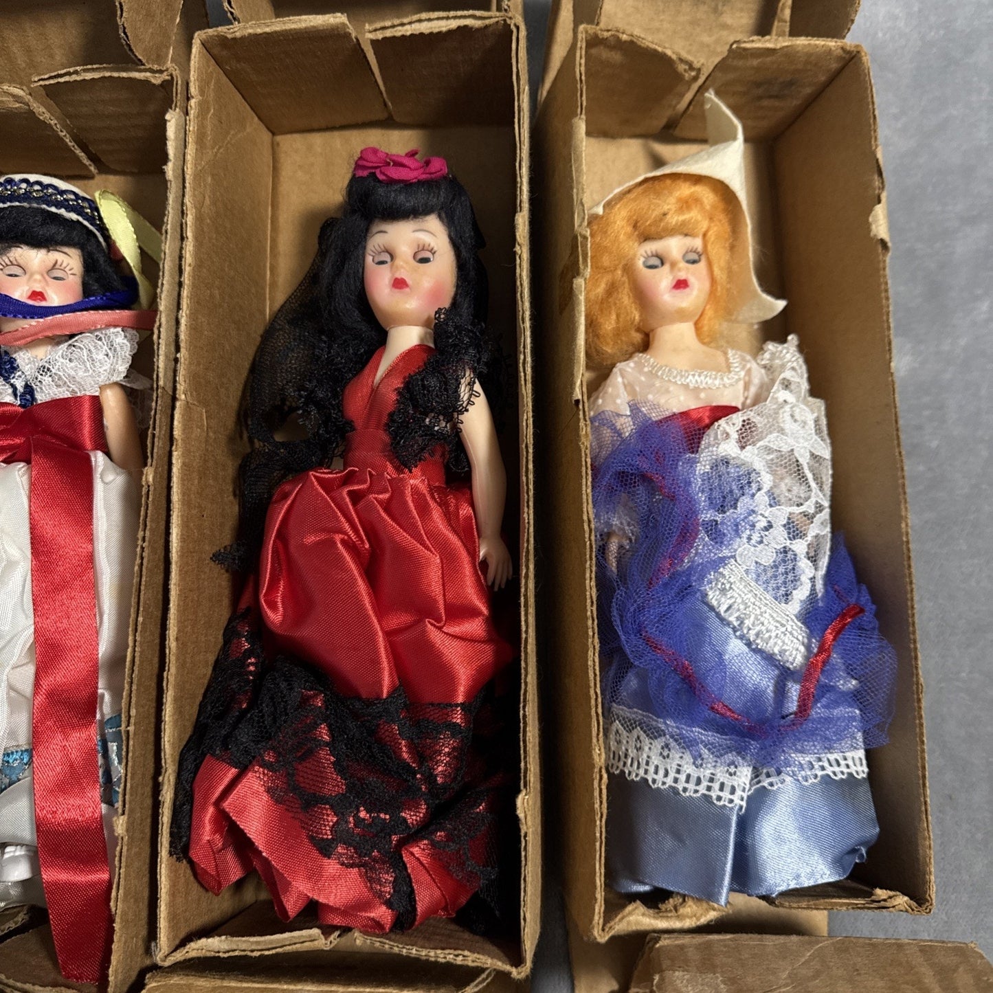 🔥Vintage Indonesian World Dressed Style Dolls Lot of 9 BNIB🔥