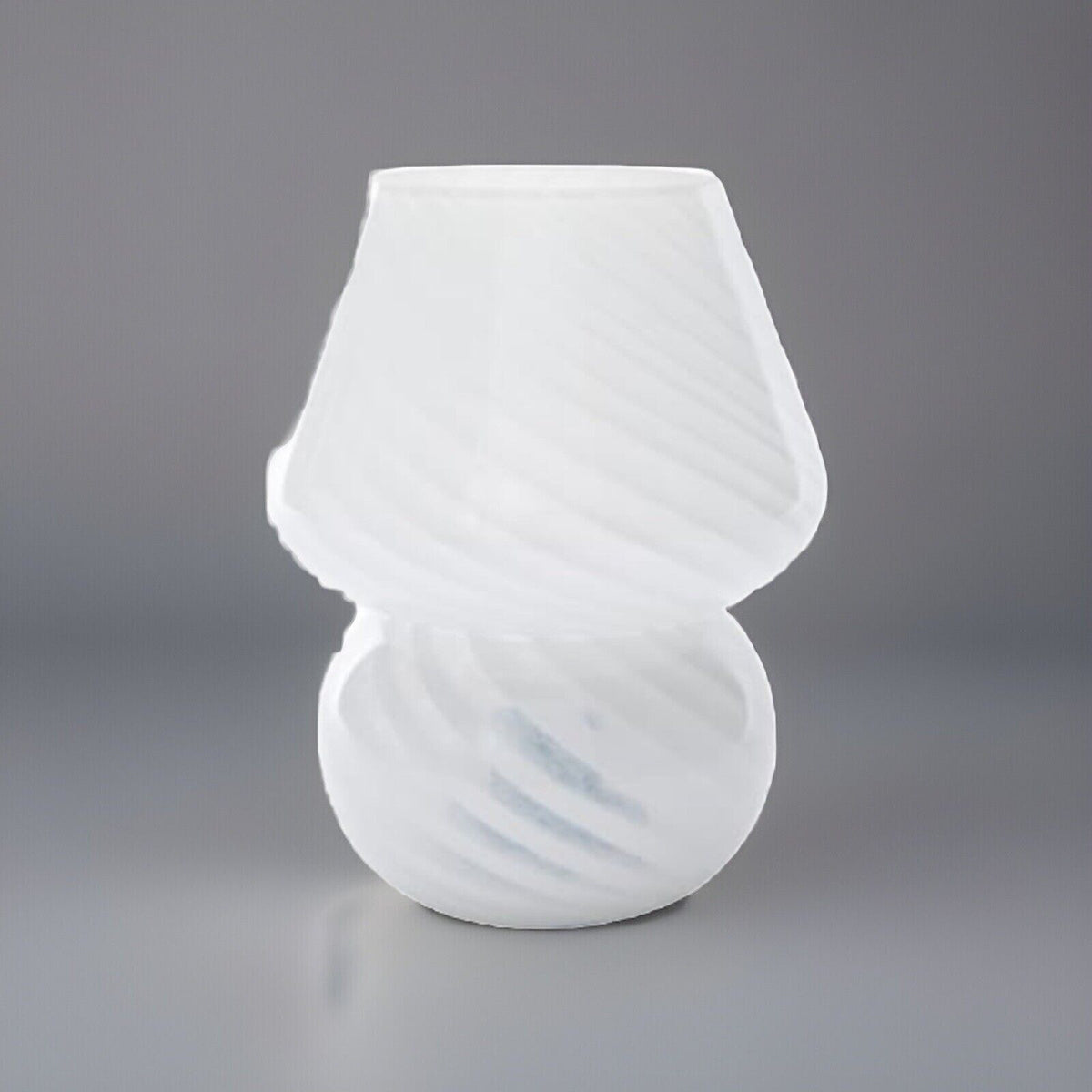 🔥White Striped Mushroom Shaped Glass Lamp 5.62 x 7.8 BNWT🔥