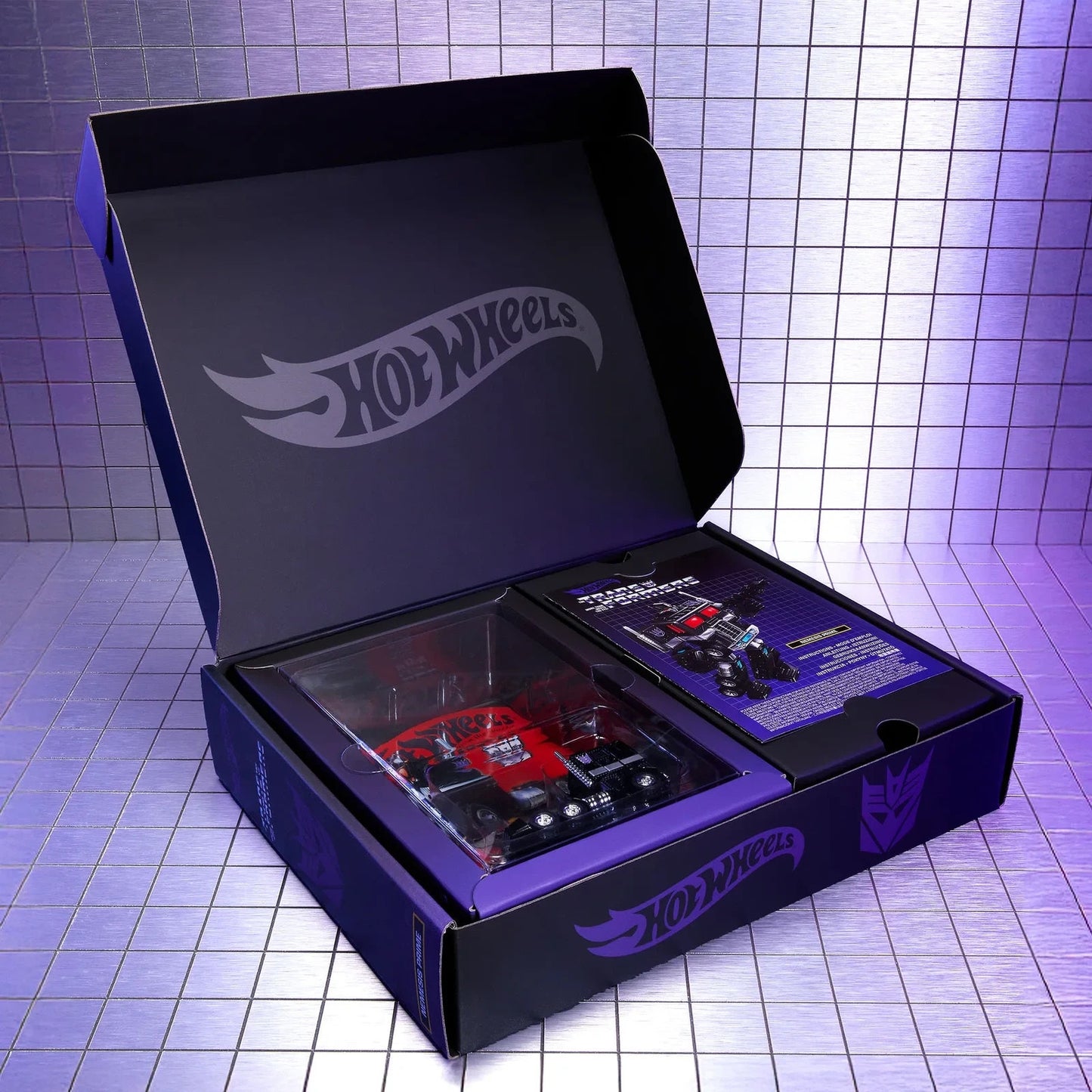 🔥Hot Wheels Transformers Nemesis Prime BNWT🔥