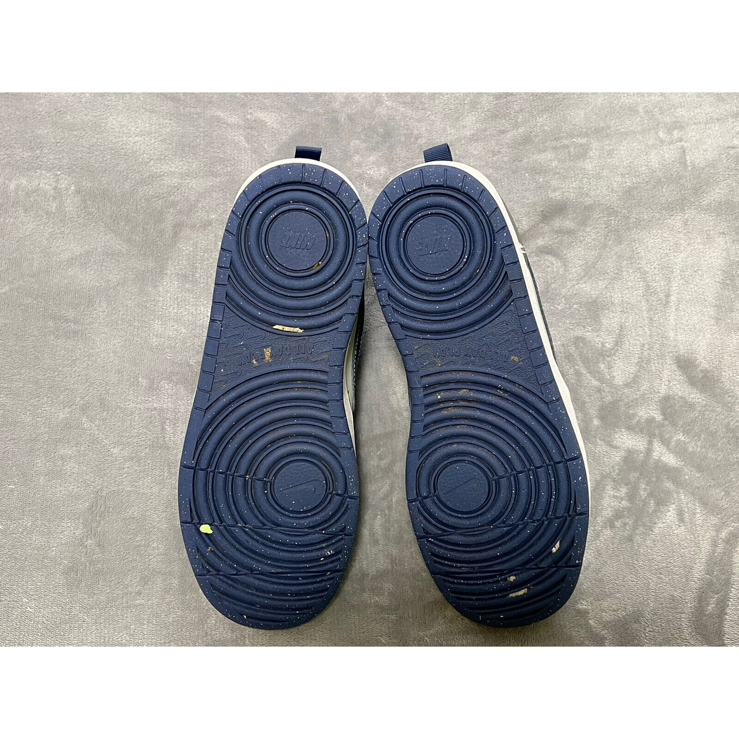 🔥Nike Big Kids Court Borough Mid 2 in Grey Fog/Mystic Navy (7Y) CD7782-007🔥