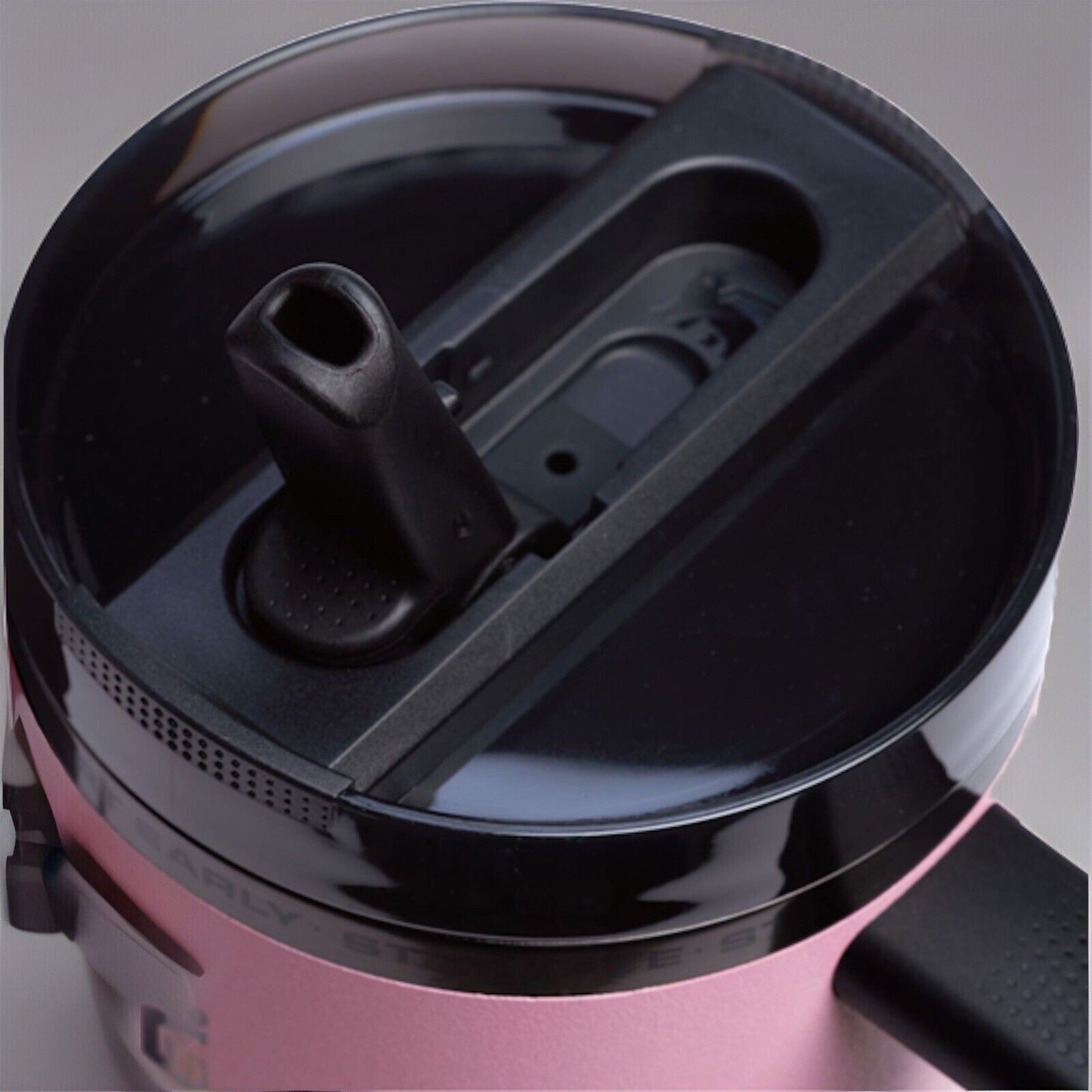 🔥Stanley Quencher flip straw 40oz Tumbler Messi Pink black GOAT BNWT💥