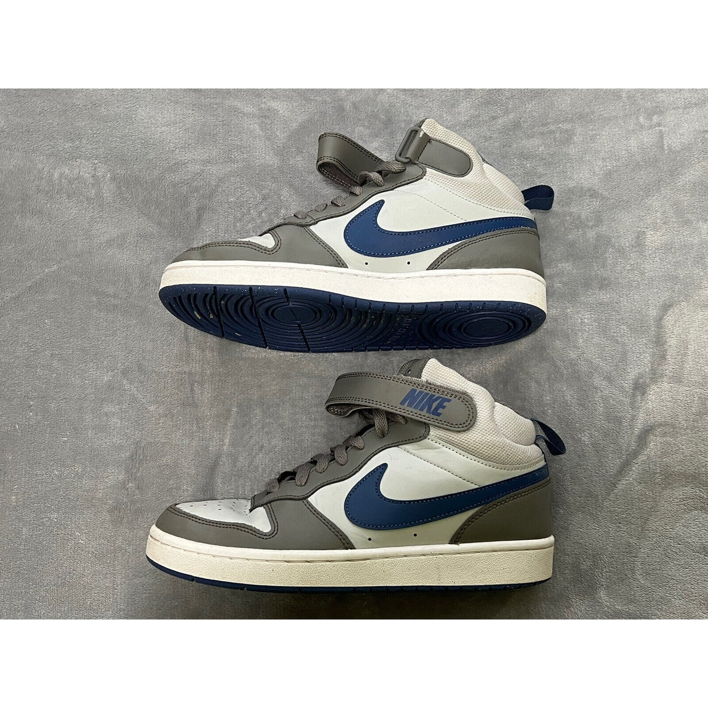 🔥Nike Big Kids Court Borough Mid 2 in Grey Fog/Mystic Navy (7Y) CD7782-007🔥