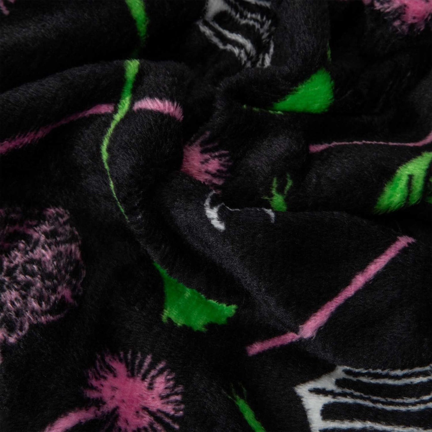 🔥Wicked Silk Touch Blanket 40 x 50 BNWT🔥