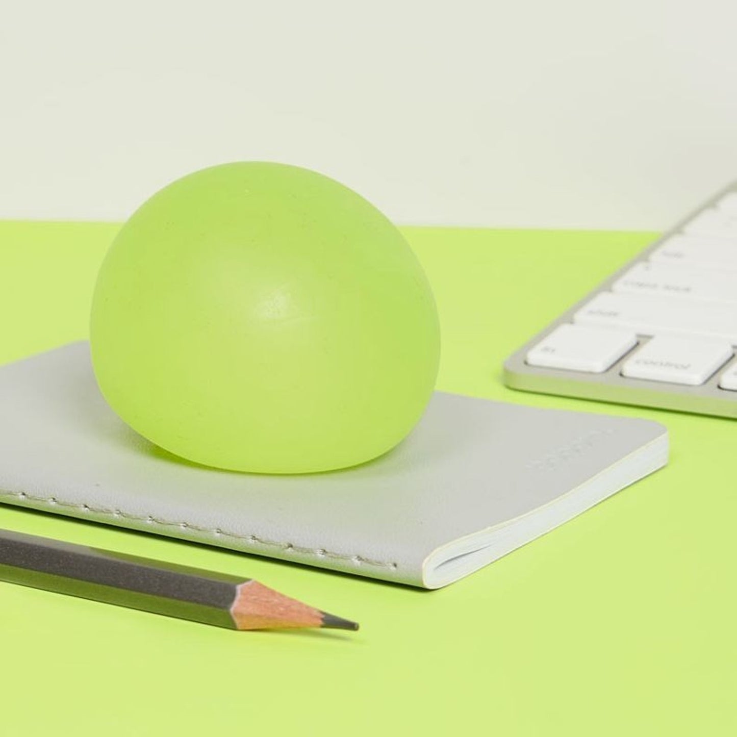 🔥Speks Gump Memory Gel Stress Ball Color - Algae BNWT🔥