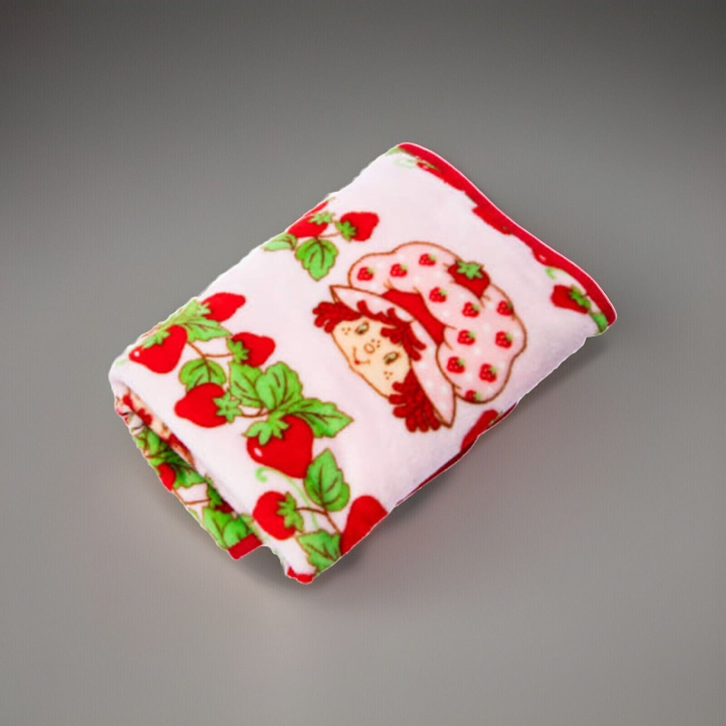 🔥Strawberry Shortcake 40 x 50 Inch Silk Touch Throw Travel Blanket BNWT🔥